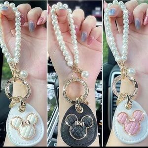 Choose 1 AirTag Holder/Keychain/Handbag Charm Three colors available